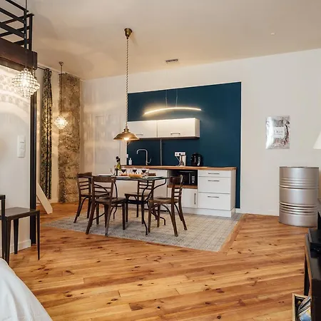- Loft 23 Port